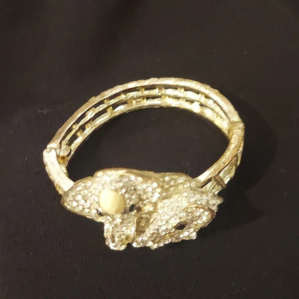 NATASHA Elephant Hinged Bracelet - Picture 3 of 6